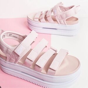 Nike Women's Light Pink Strap Sandals